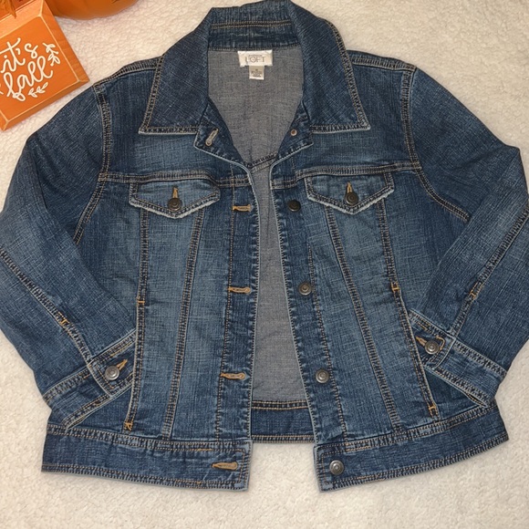 Ann Taylor LOFT, 3/4 Length Sleeves, Jean Jacket Size 12 w/Stretch, SUPER CUTE🩵 - Picture 3 of 13